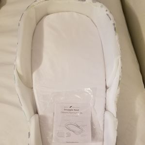 New Snuggle Nest Dream Portable Infant Sleeper